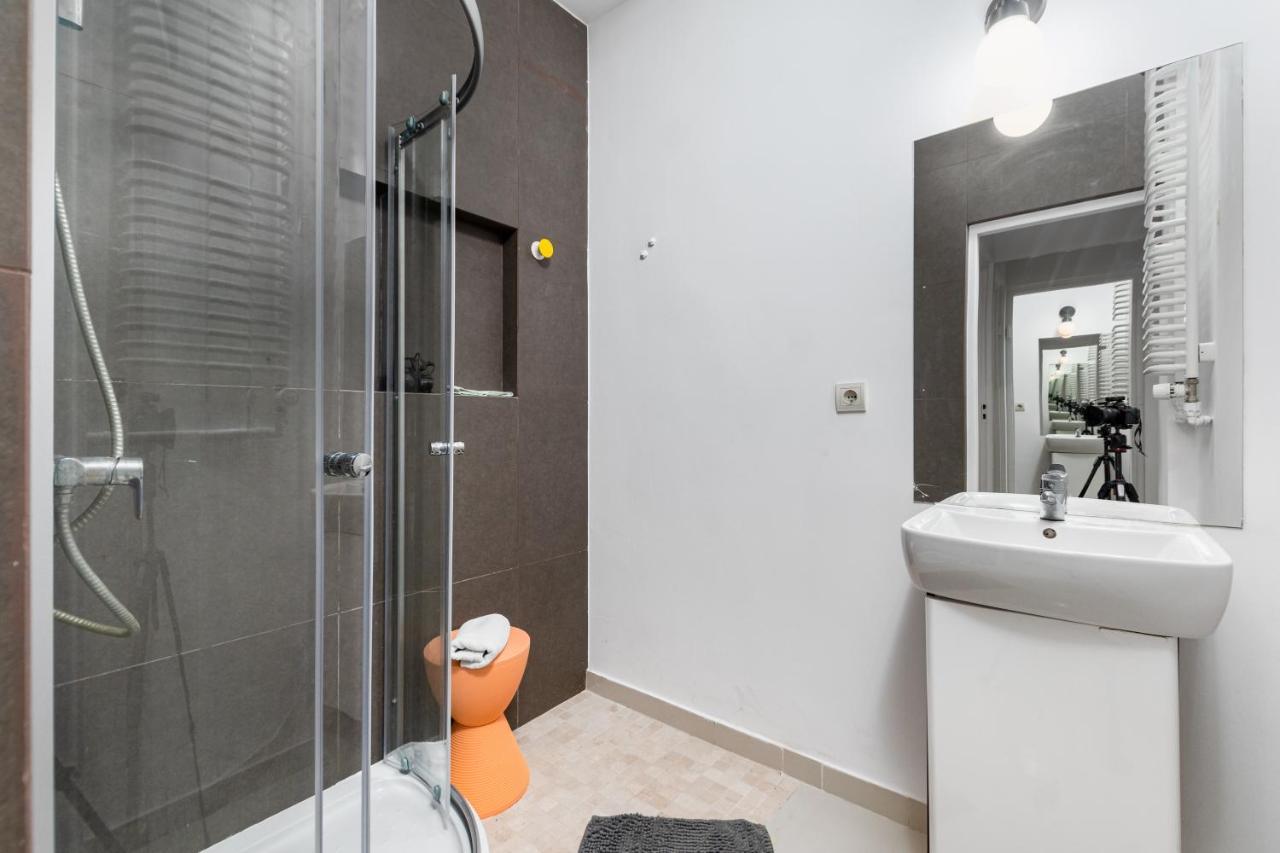 Bialobrzeska 30 By Homeprime Warsawa Bagian luar foto